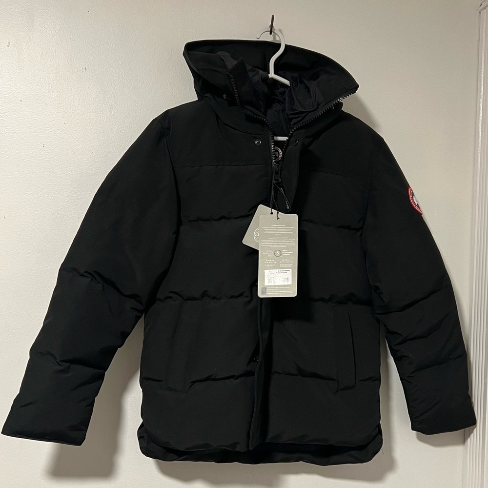 Black Canada Goose Men’s Medium Very Warm thick Winter Black Puffer Jacket